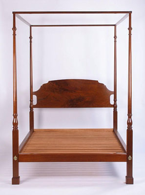 MARLBORO FOOT TURNED POST BED WITH URN, WALNUT  (B20)