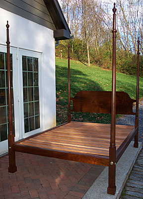 MARLBORO FOOT TURNED POST BED, WALNUT  (B21)