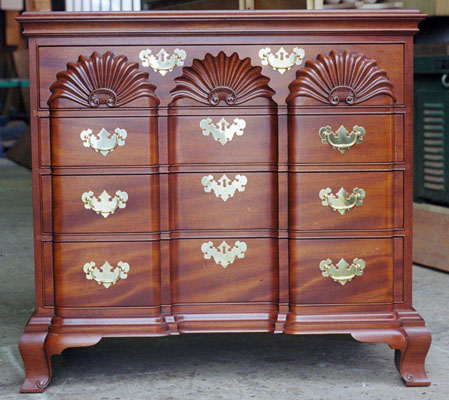 NEWPORT THREE SHELL CHEST, MAHOGANY  (CH215)