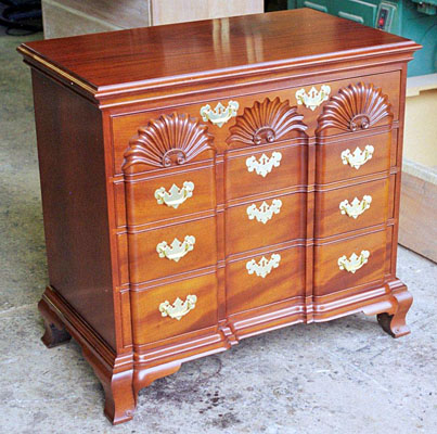 NEWPORT THREE SHELL CHEST, MAHOGANY (CH215)